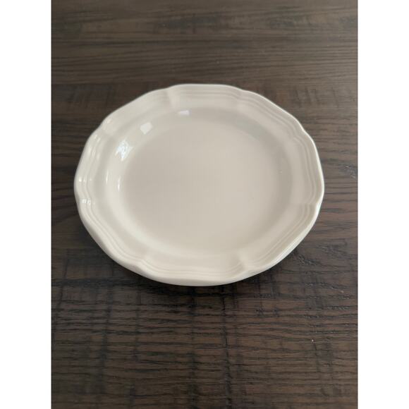 Mikasa French Countryside F9000 8” Salad Plates – Set of 6 - White ( set 2) - Picture 6 of 8